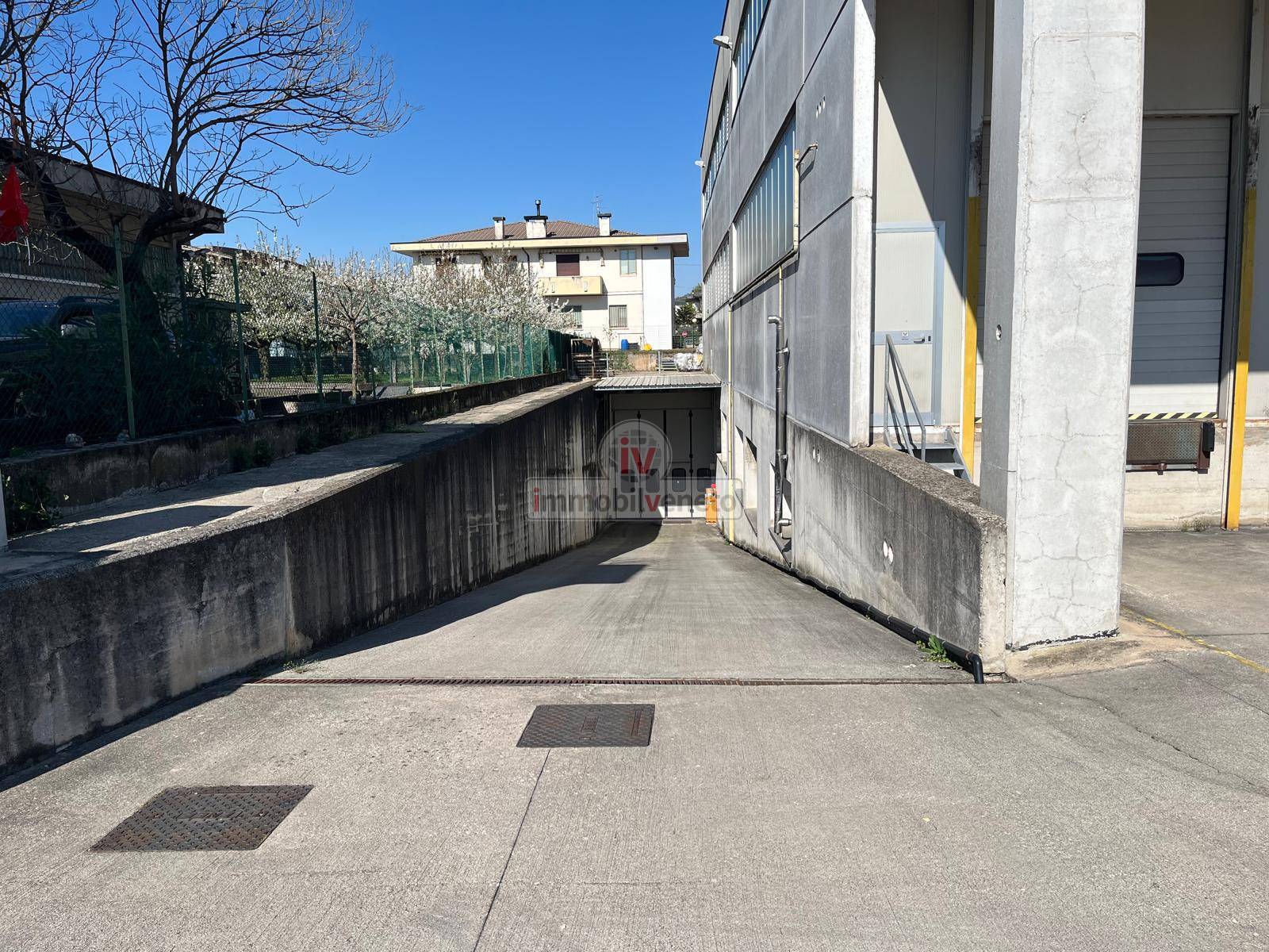 Capannone in vendita a Trissino