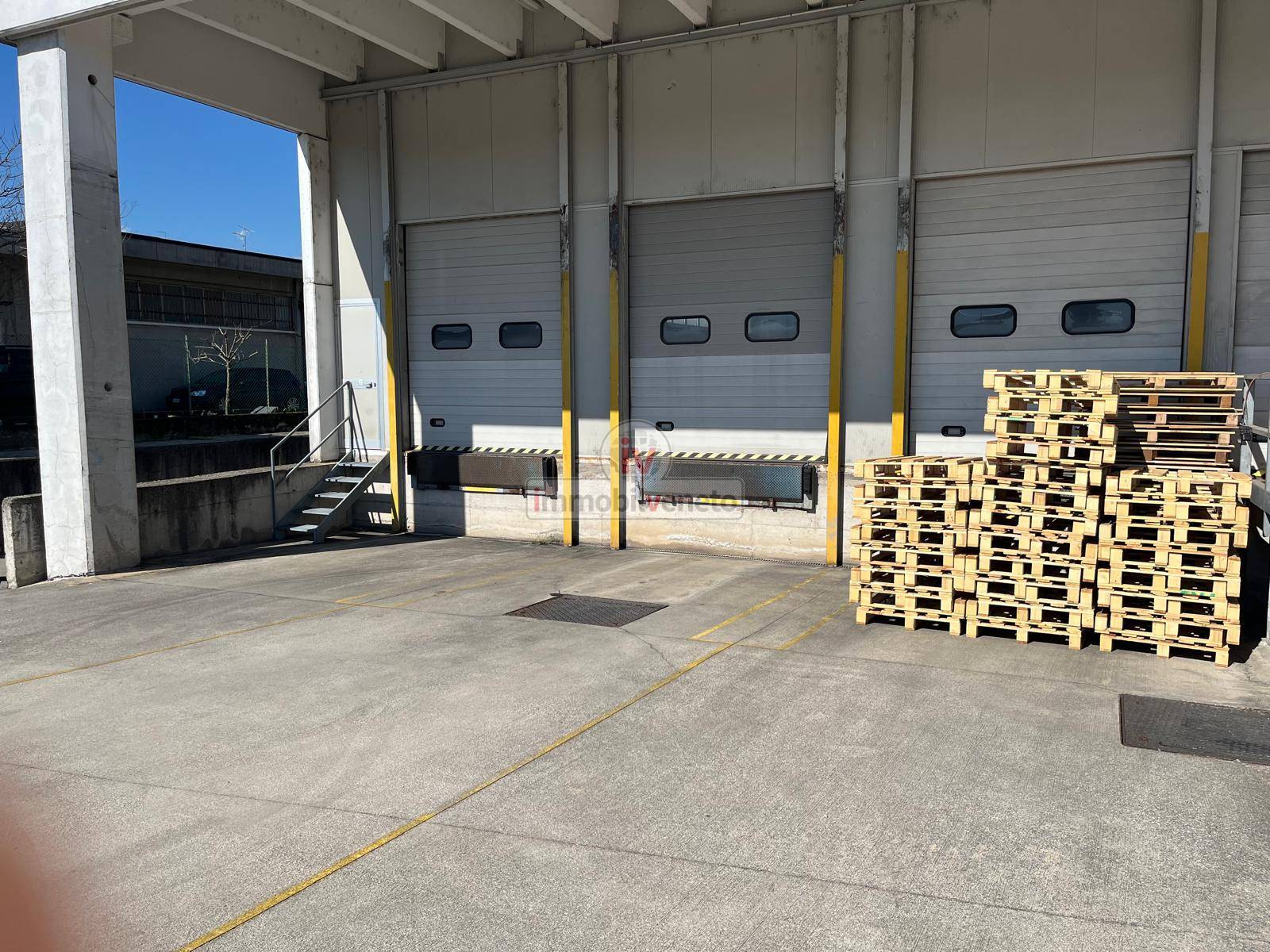 Capannone in vendita a Trissino