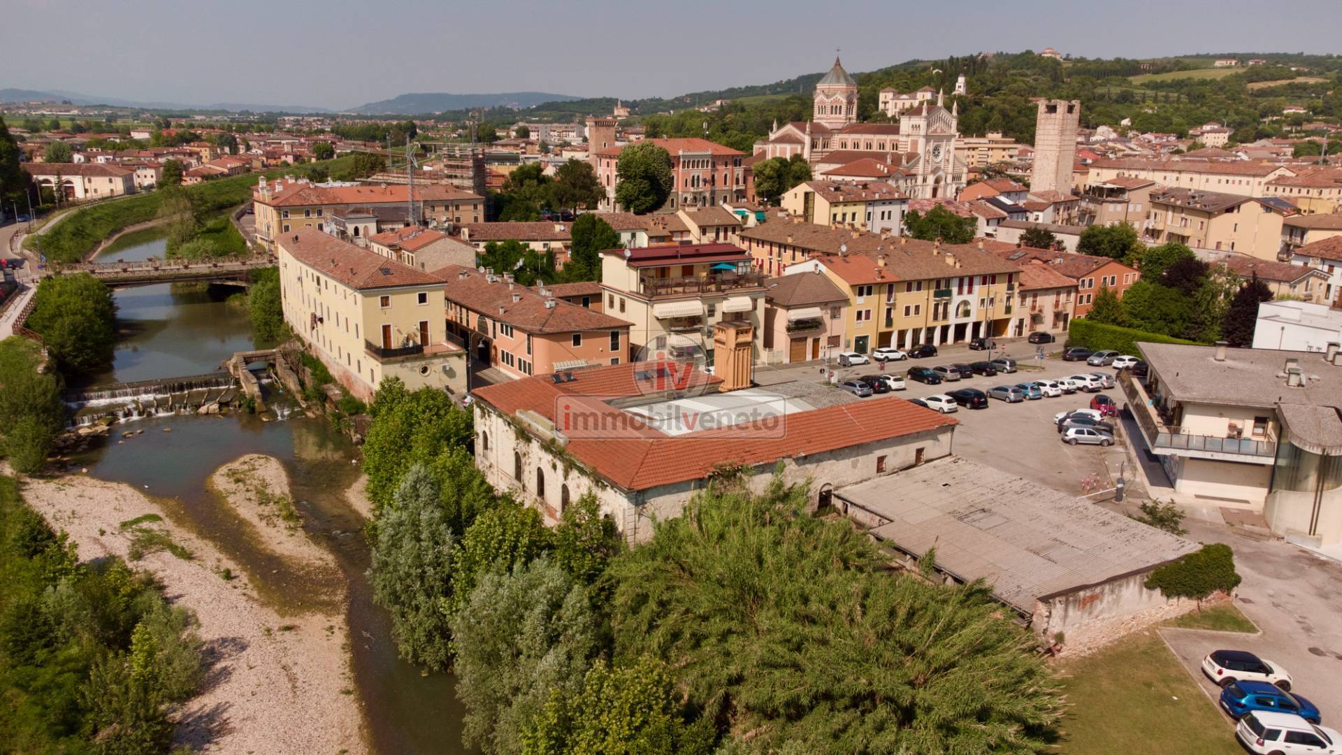 Locale commerciale in vendita a Lonigo