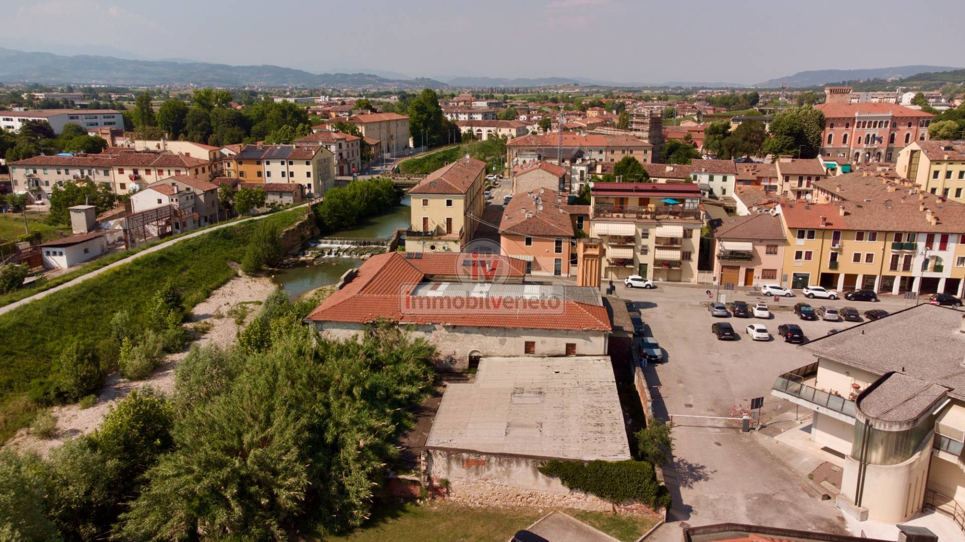 Locale commerciale in vendita a Lonigo