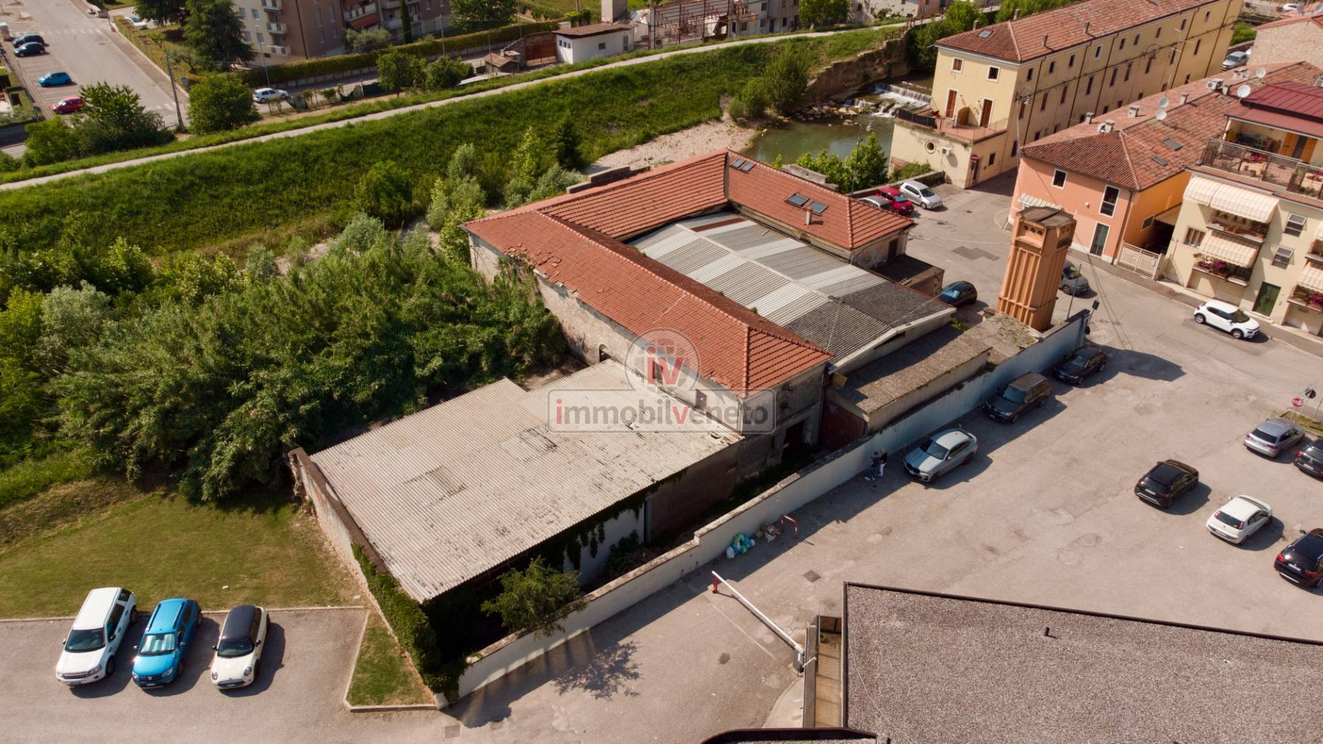 Locale commerciale in vendita a Lonigo
