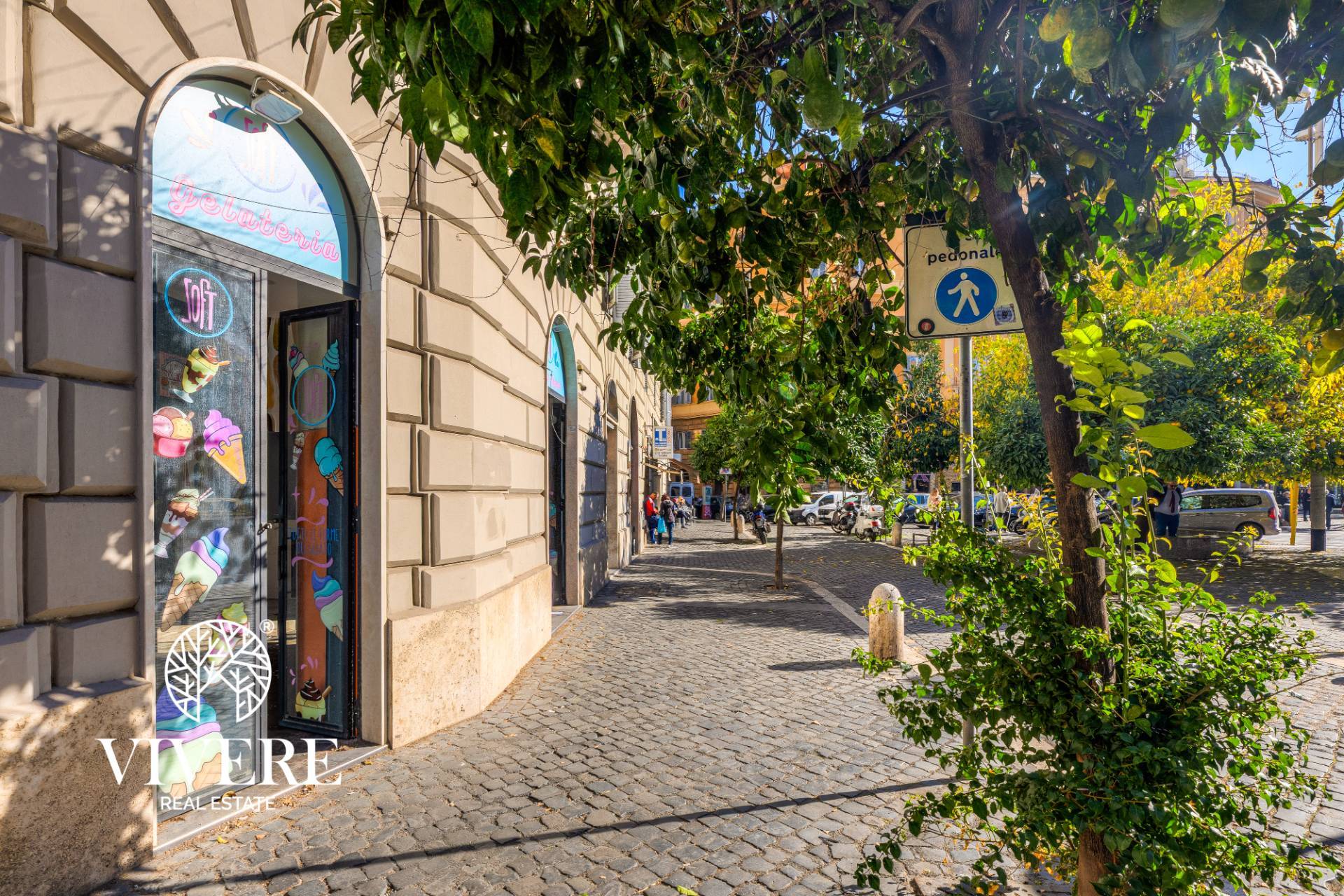 Locale commerciale in affitto a Roma, Trieste