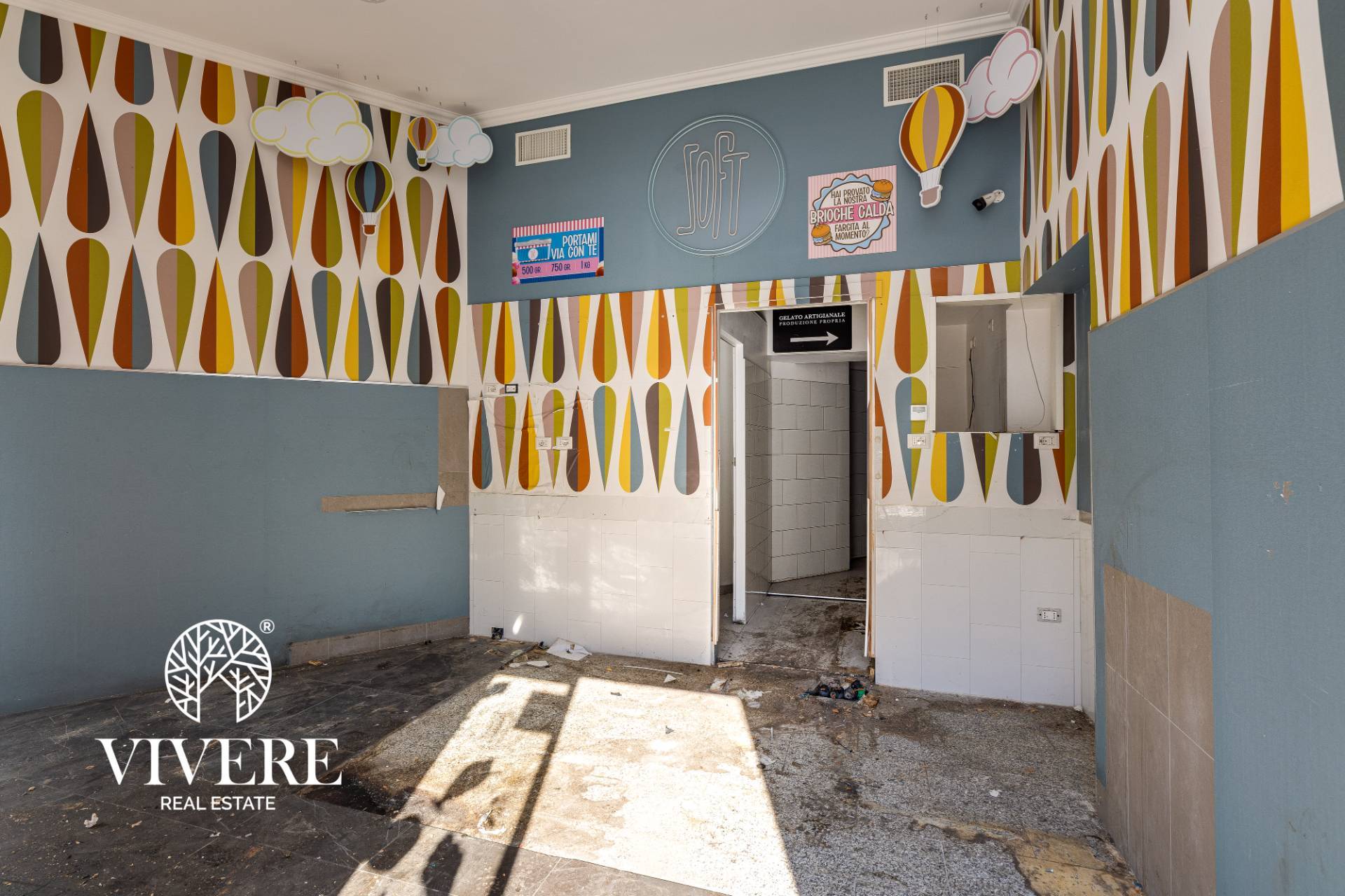 Locale commerciale in affitto a Roma, Trieste