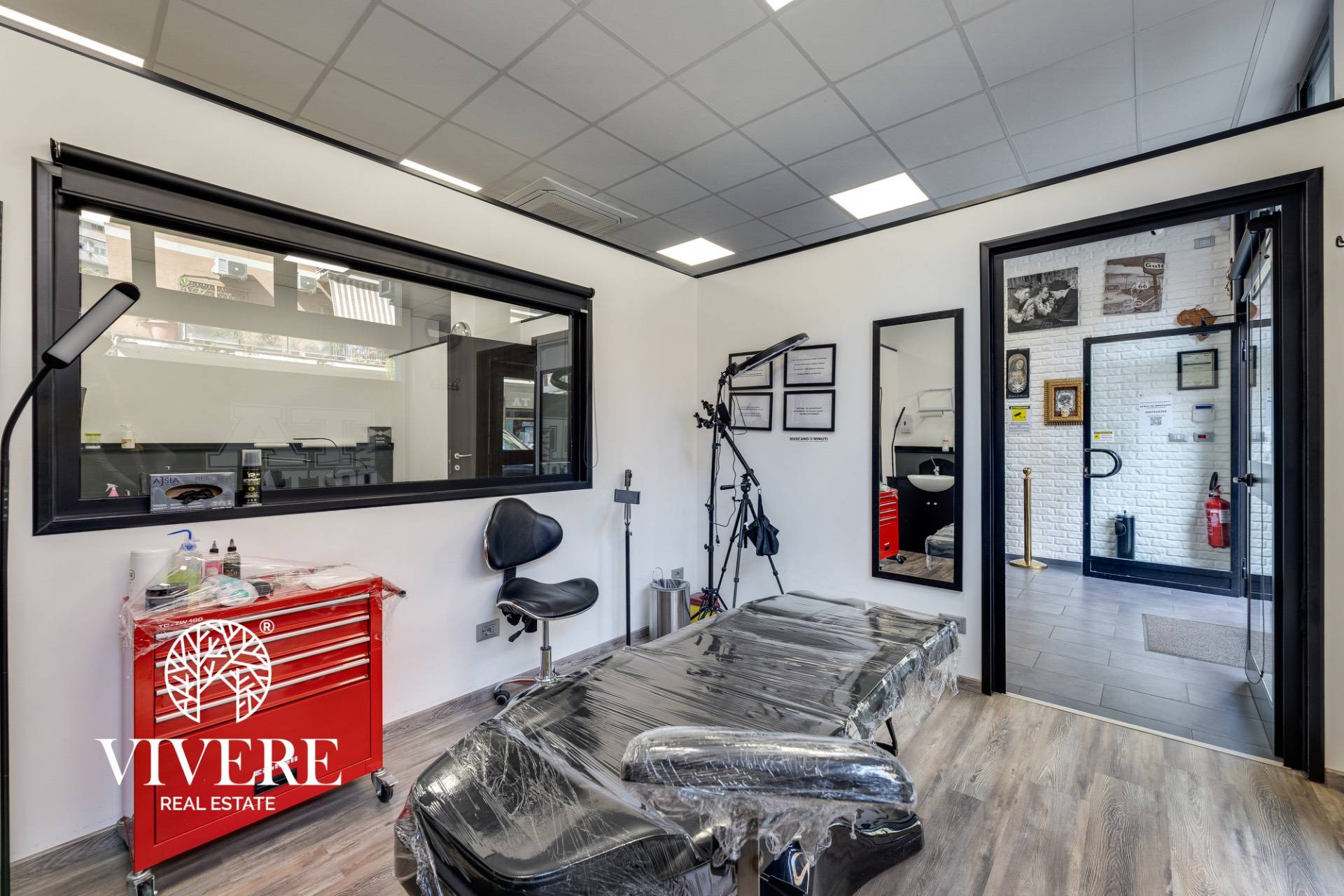 Locale commerciale in vendita a Roma, Tiburtino