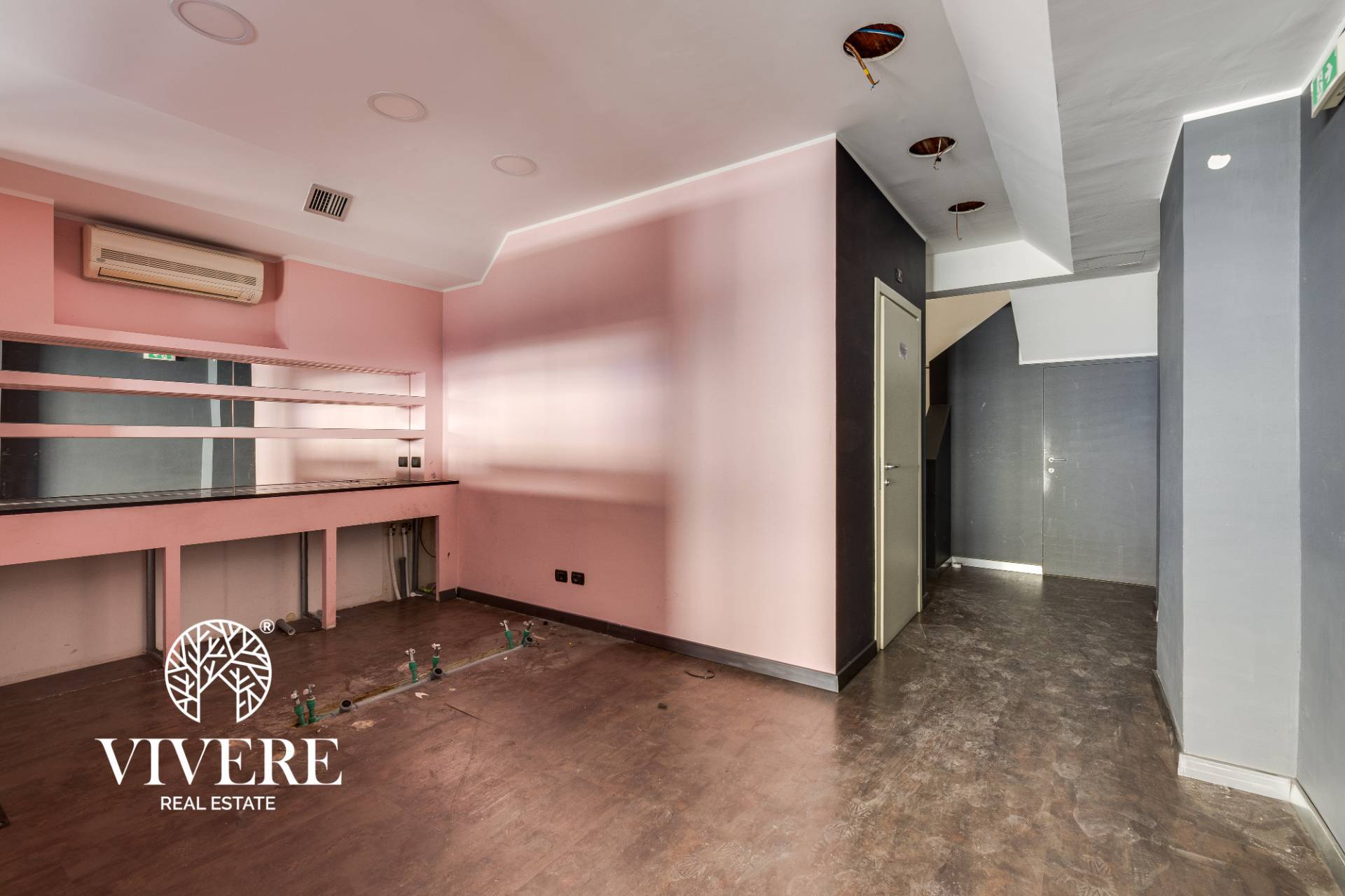 Locale commerciale in affitto a Roma