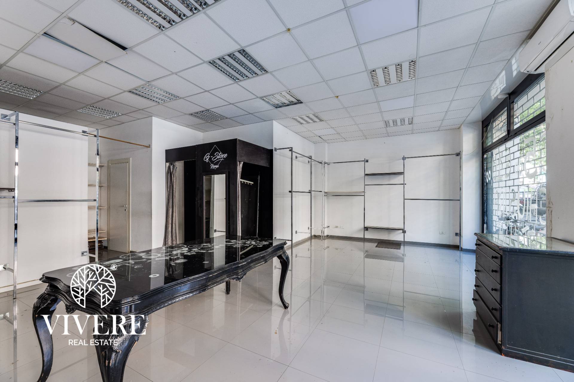 Locale commerciale in affitto a Roma