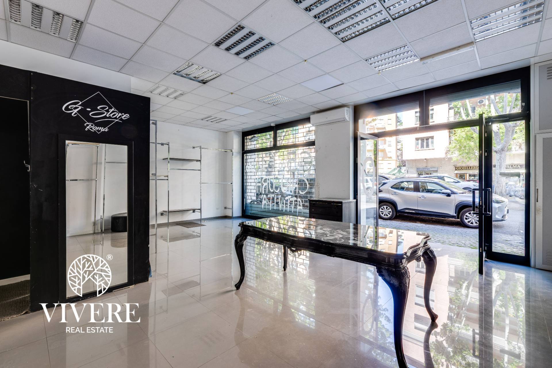 Locale commerciale in affitto a Roma