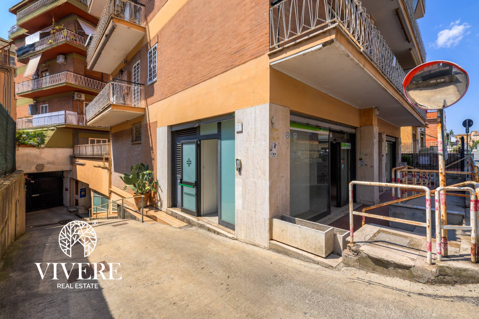 Locale commerciale in affitto a Roma