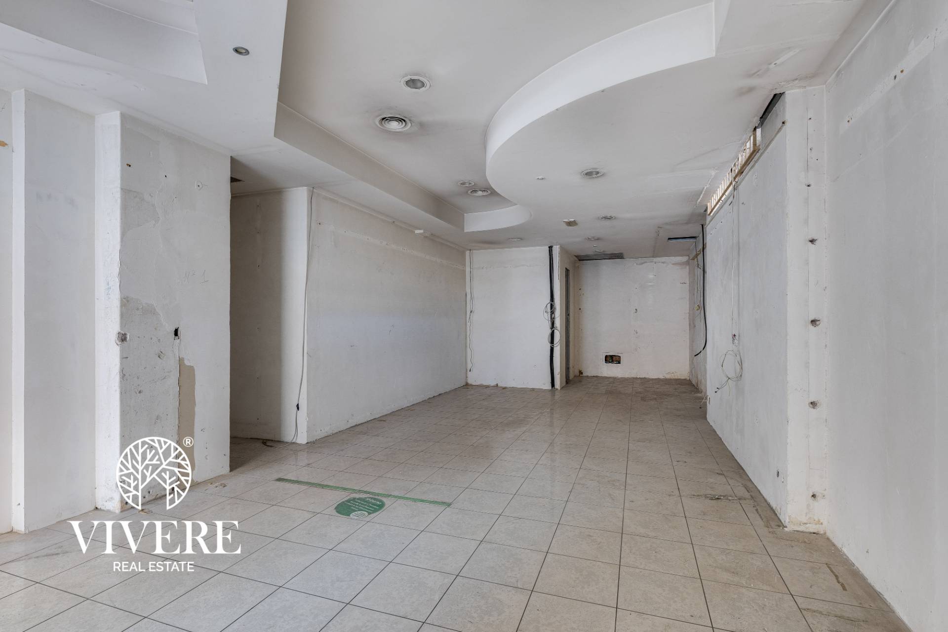 Locale commerciale in affitto a Roma