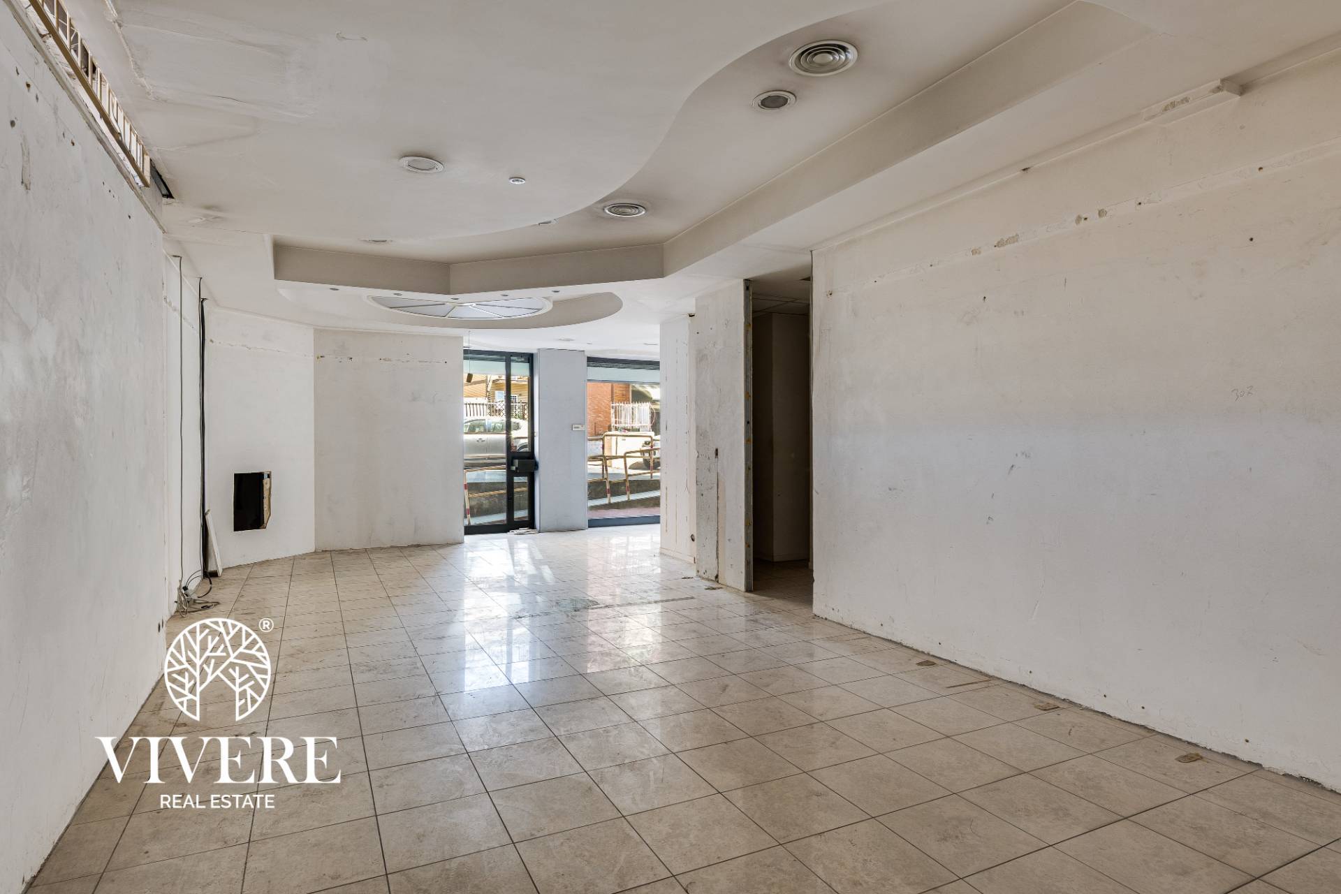 Locale commerciale in affitto a Roma