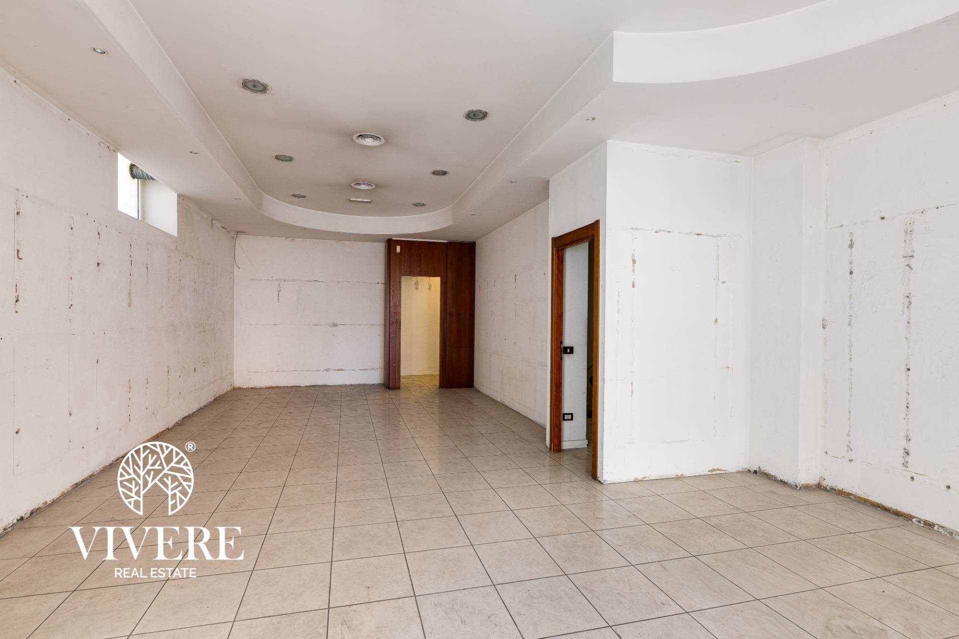 Locale commerciale in affitto a Roma
