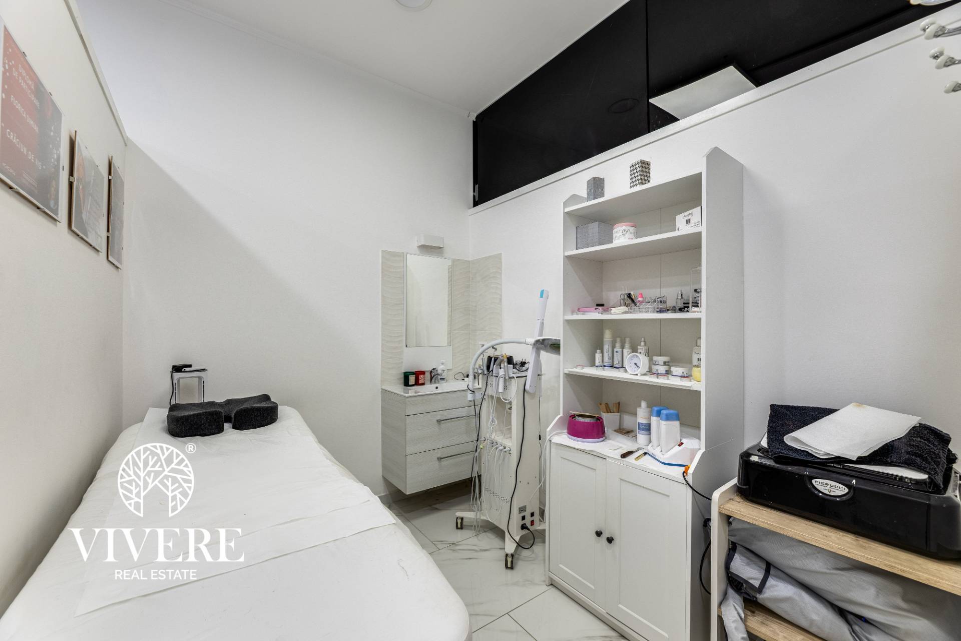 Locale commerciale in vendita a Roma
