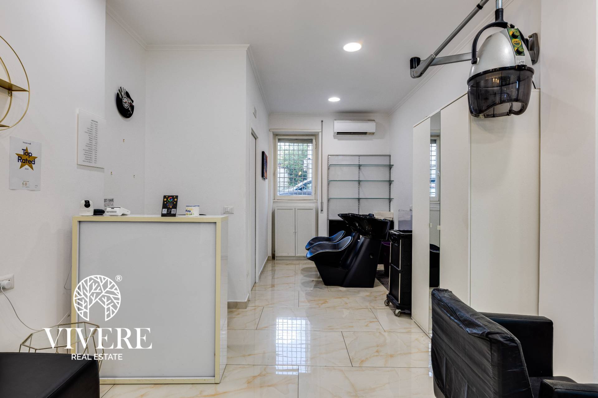 Locale commerciale in affitto a Roma
