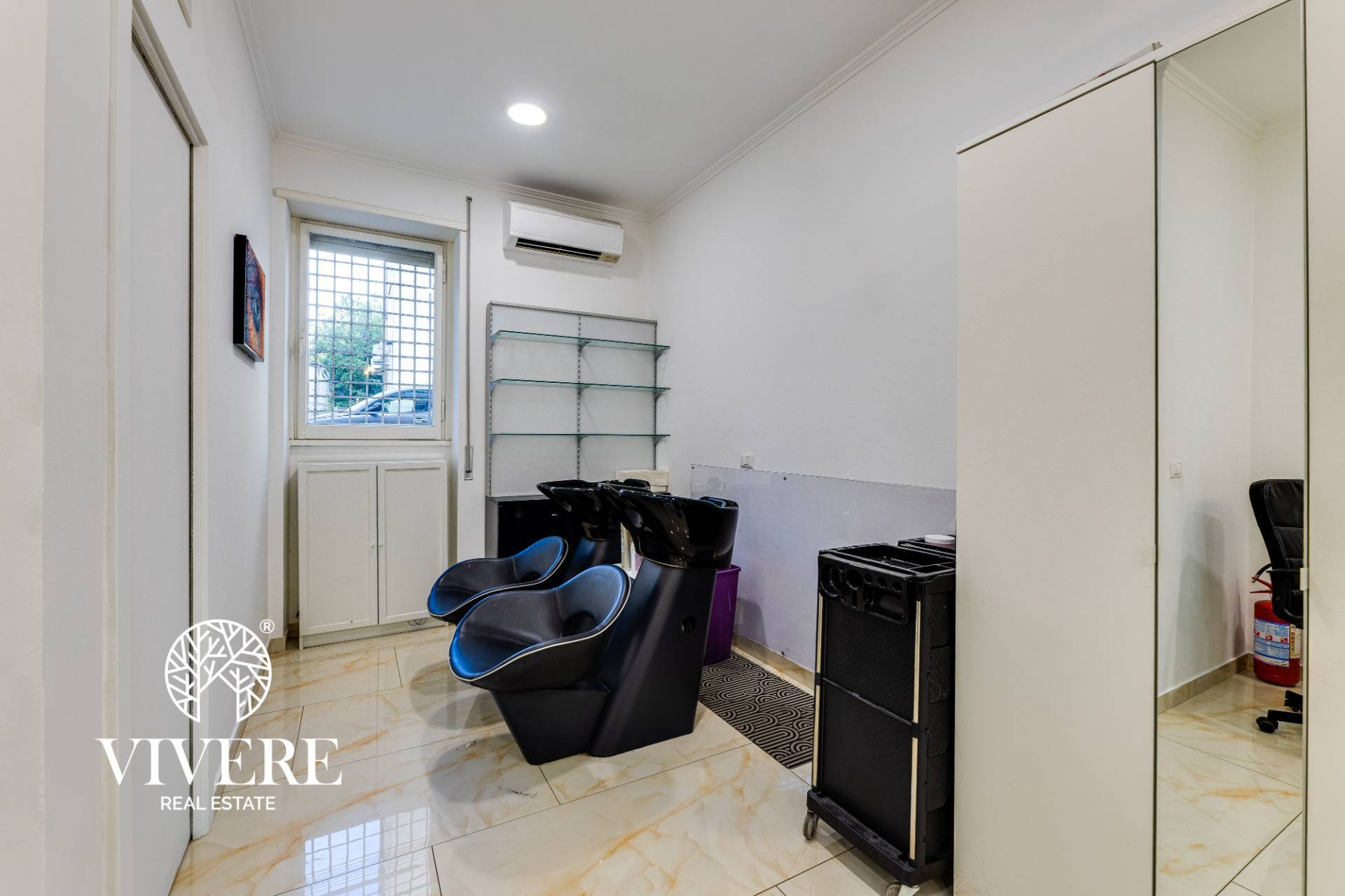 Locale commerciale in affitto a Roma