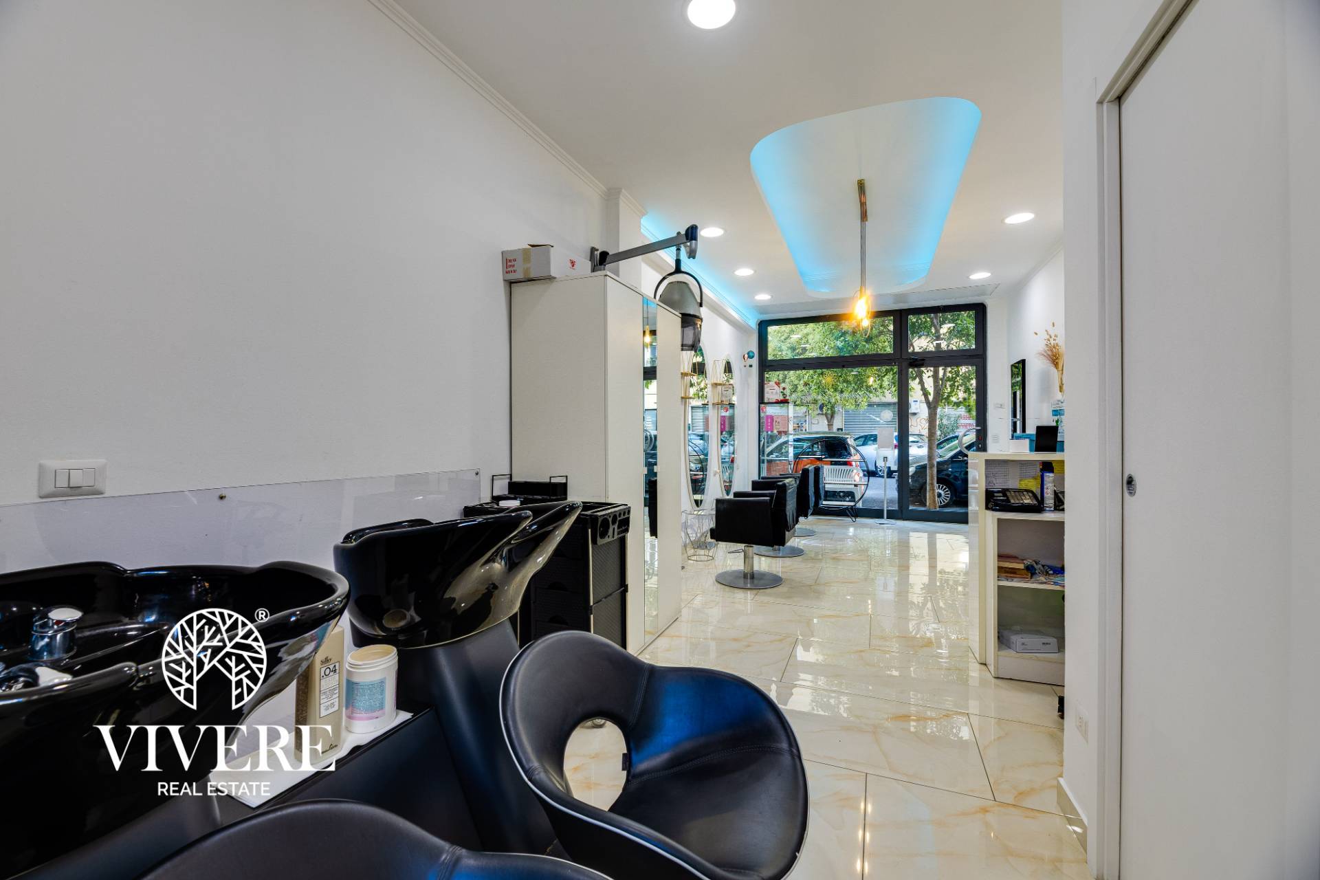 Locale commerciale in affitto a Roma