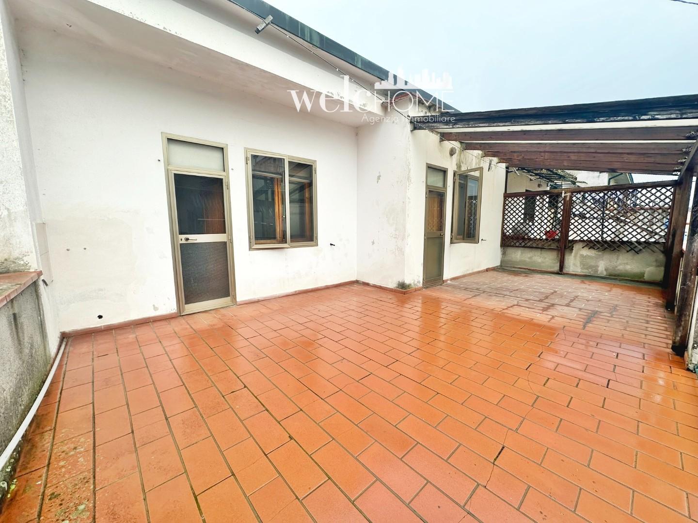 Appartamento con terrazzo, Signa stazione