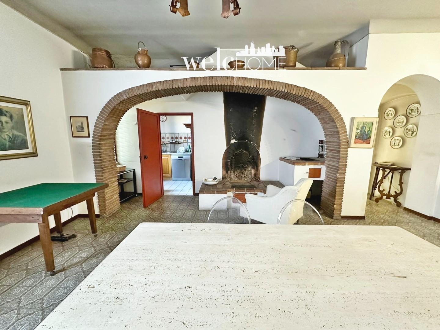 Casa indipendente con terrazzo, Campi Bisenzio centro