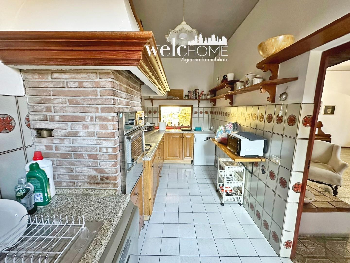 Casa indipendente con terrazzo, Campi Bisenzio centro