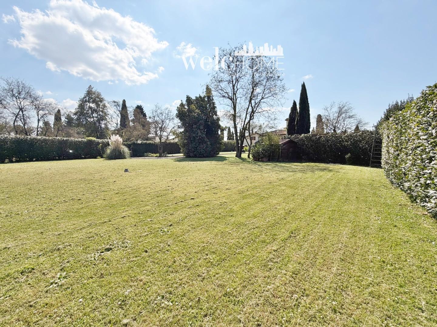 Villa con giardino, Campi Bisenzio limite