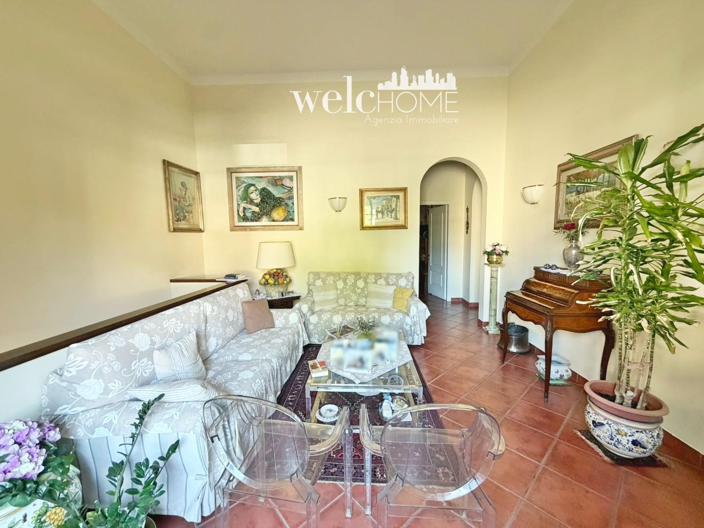 Appartamento con terrazzo, Signa centro