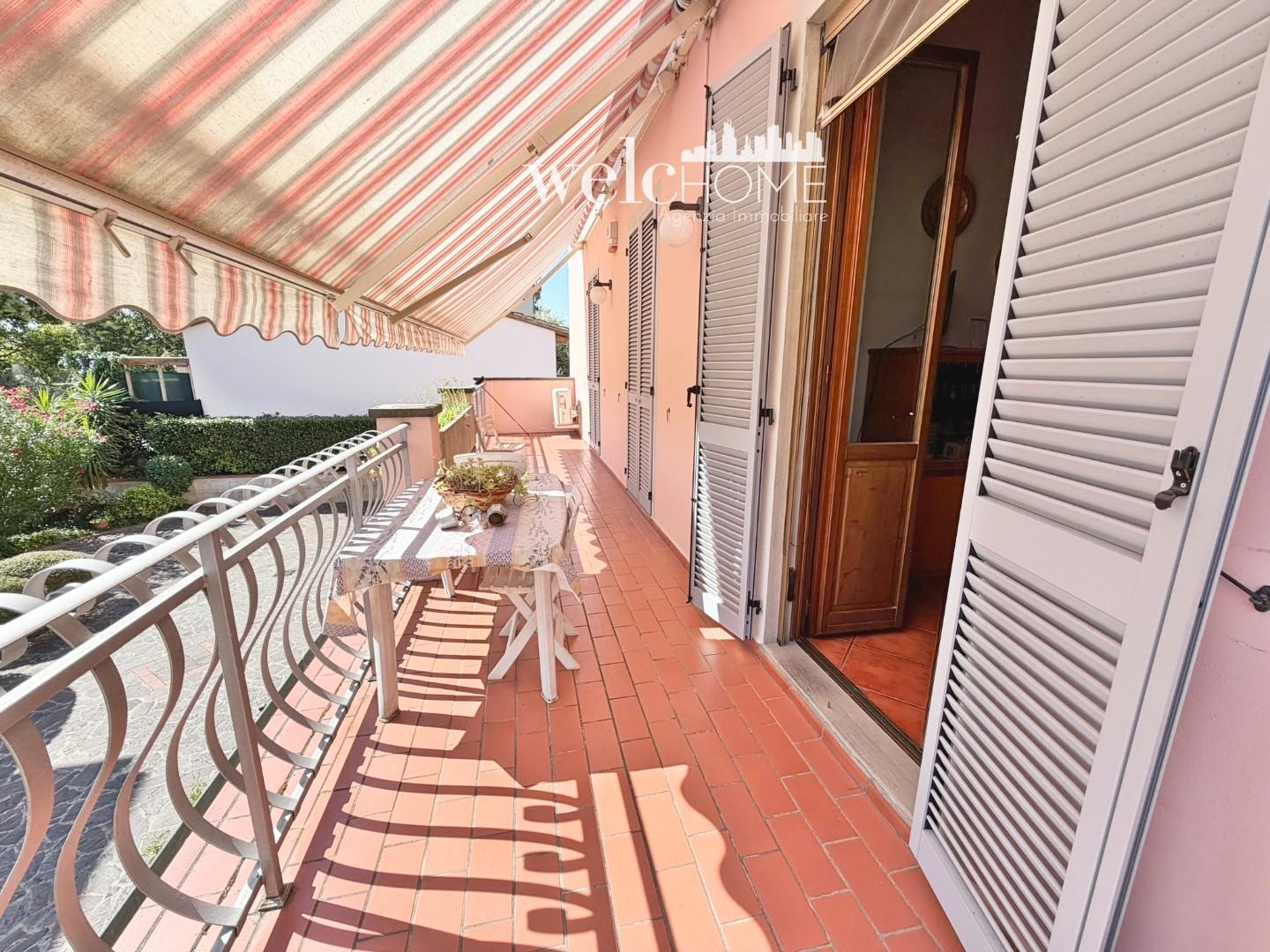 Appartamento con terrazzo, Signa centro