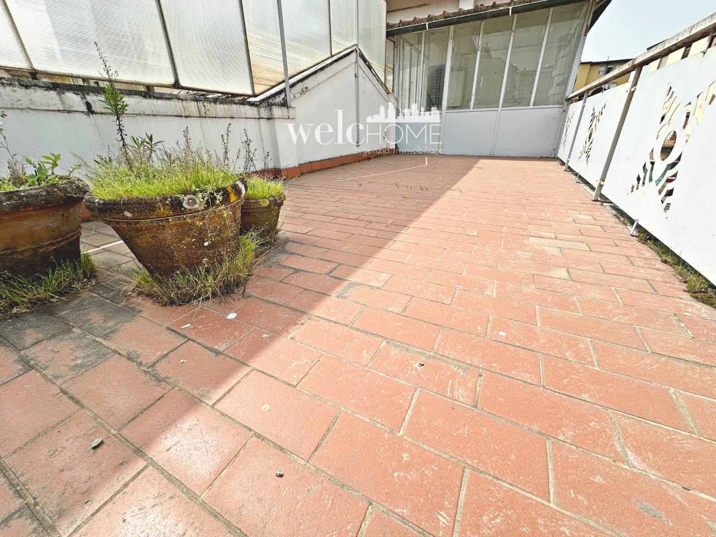 Appartamento con terrazzo, Signa stazione