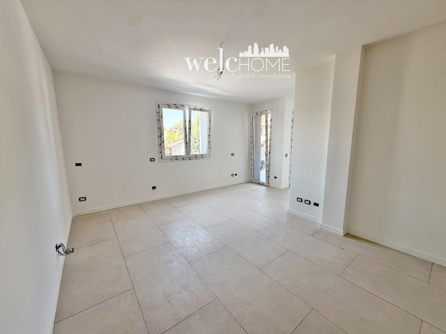 Trilocale con terrazzo, Campi Bisenzio centro no ztl