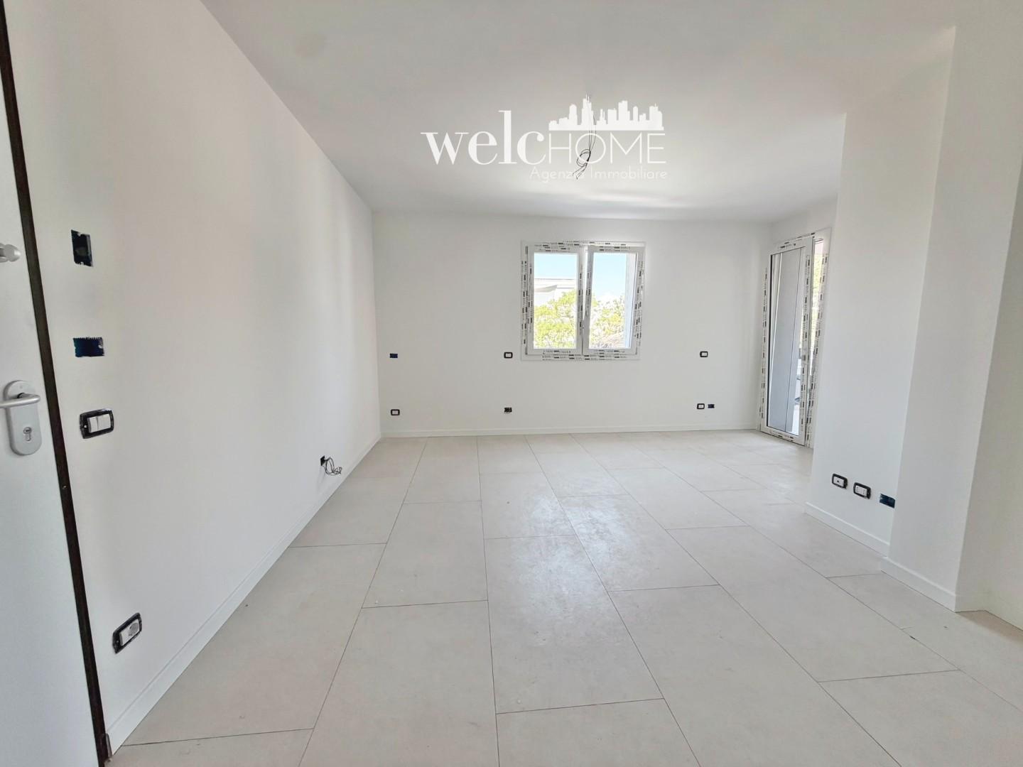 Trilocale con terrazzo, Campi Bisenzio centro no ztl