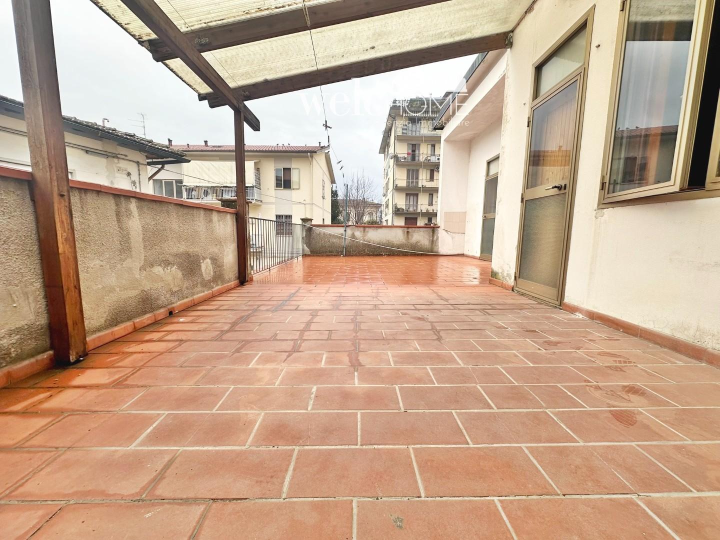 Appartamento con terrazzo, Signa stazione