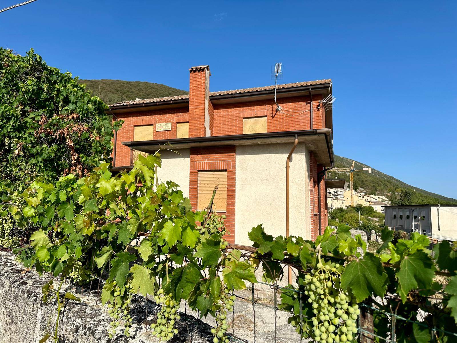 Villa con terrazzo a San Pio delle Camere