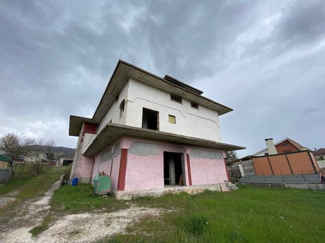 Villa con box, L'Aquila sassa scalo