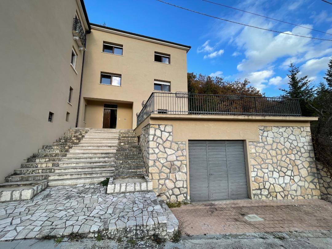 Casa Cielo Terra in vendita a Fagnano Alto, Frascara