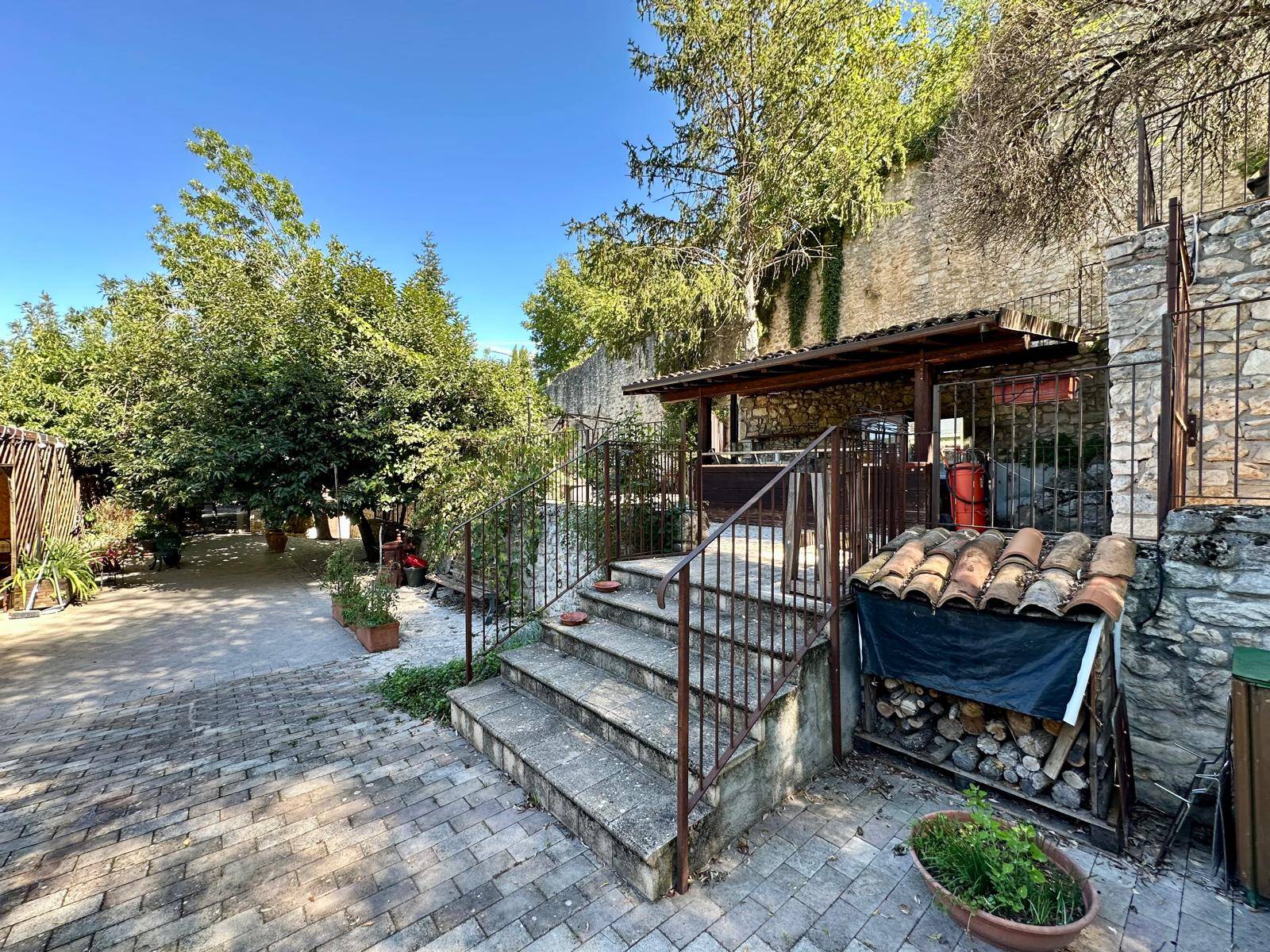 Rustico o Casale in vendita a L'Aquila, Zona Della Rivera