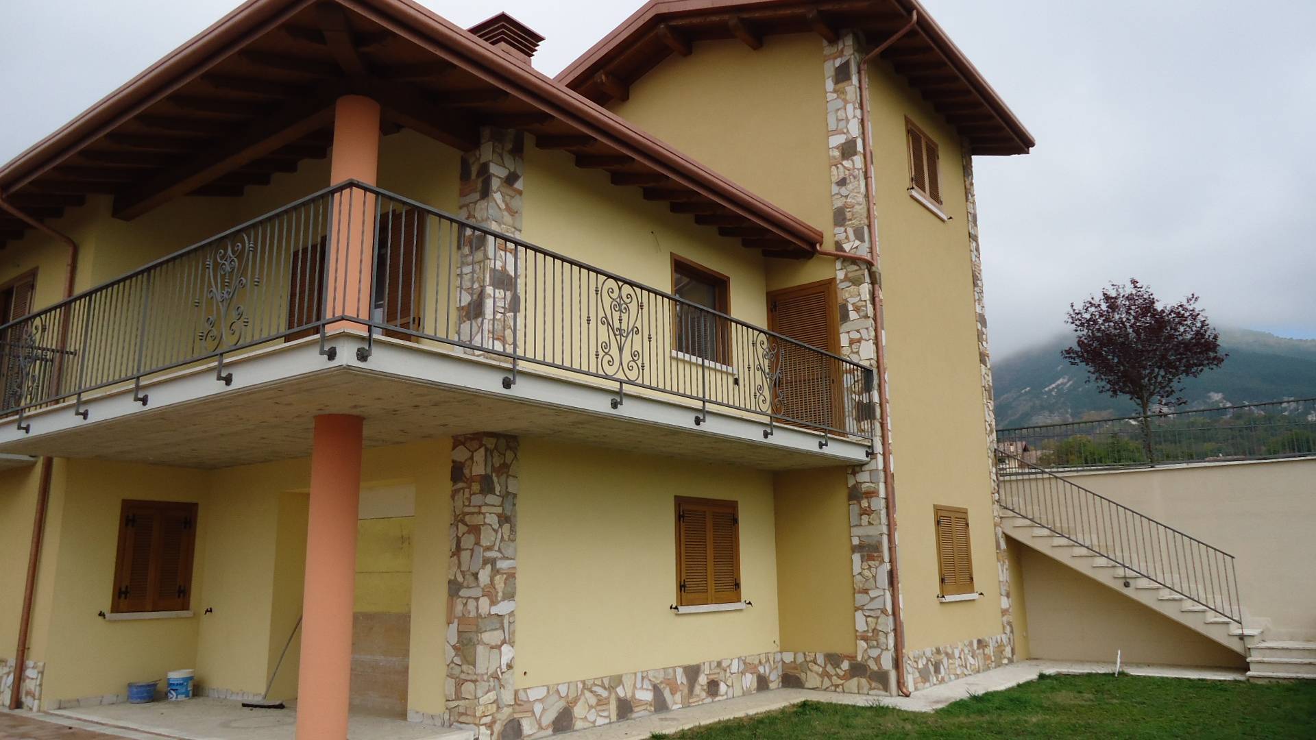 Villa Singola in vendita a Pizzoli, Pizzoli