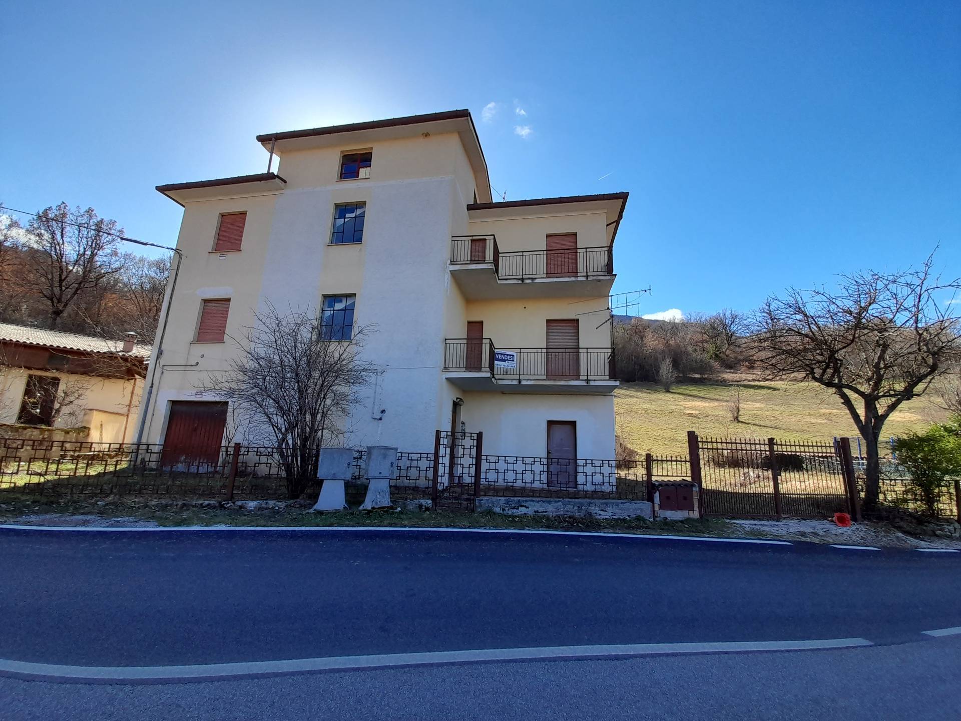 Casa singola in vendita a Tornimparte, Colle Santa Maria
