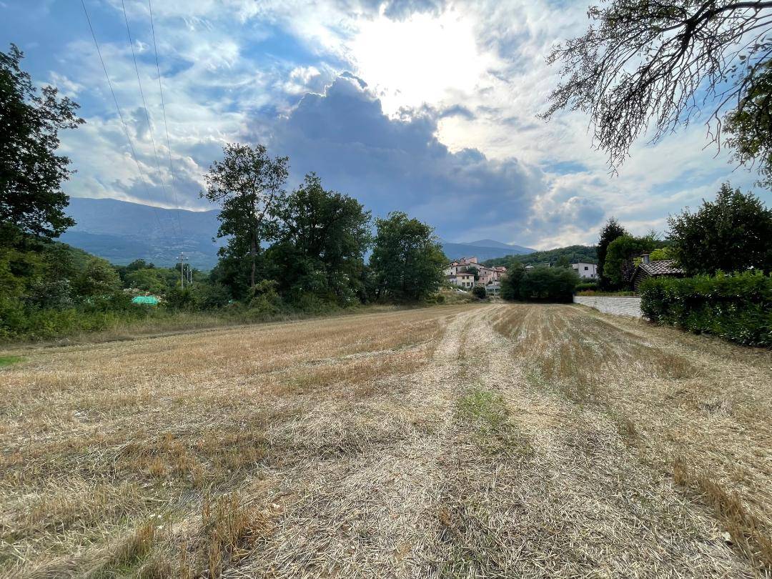 Terreno edificabile in vendita a Ocre, Valle