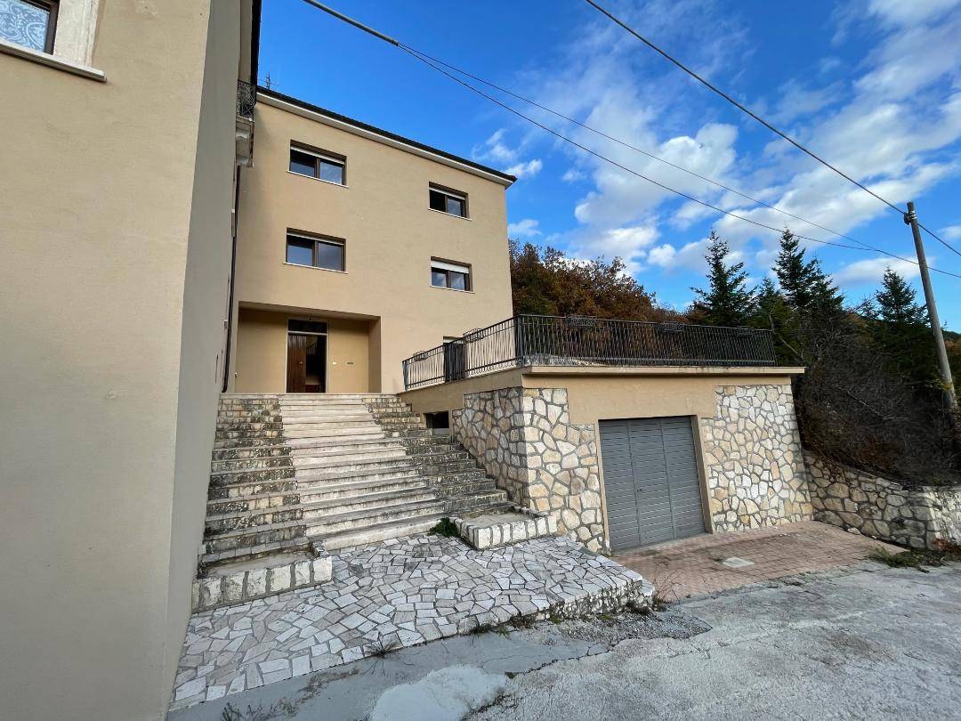 Casa Cielo Terra in vendita a Fagnano Alto, Frascara