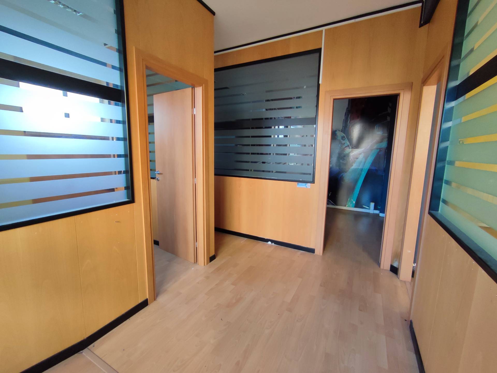 Locale commerciale in affitto a L'Aquila, Pettino