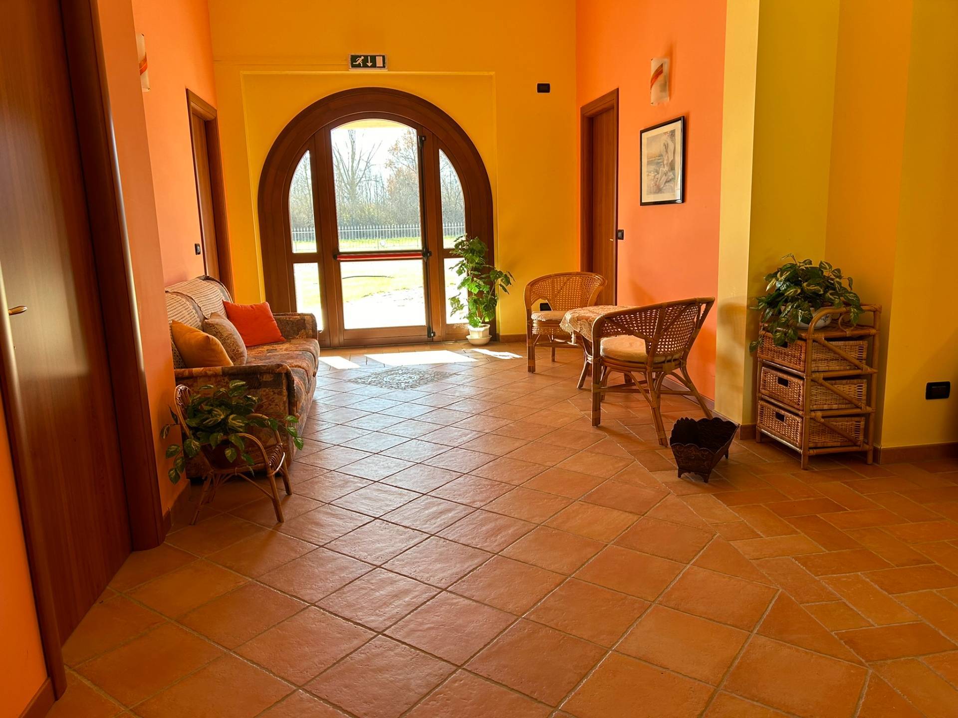 Locale commerciale in vendita a L'Aquila, Cese