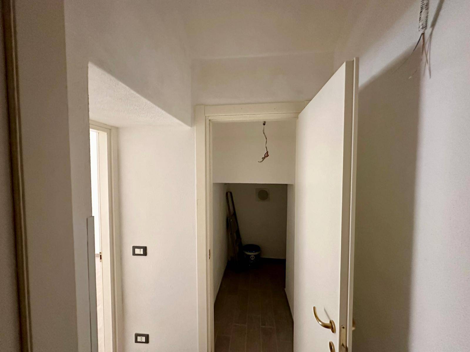 Locale commerciale in affitto a L'Aquila, Centro storico