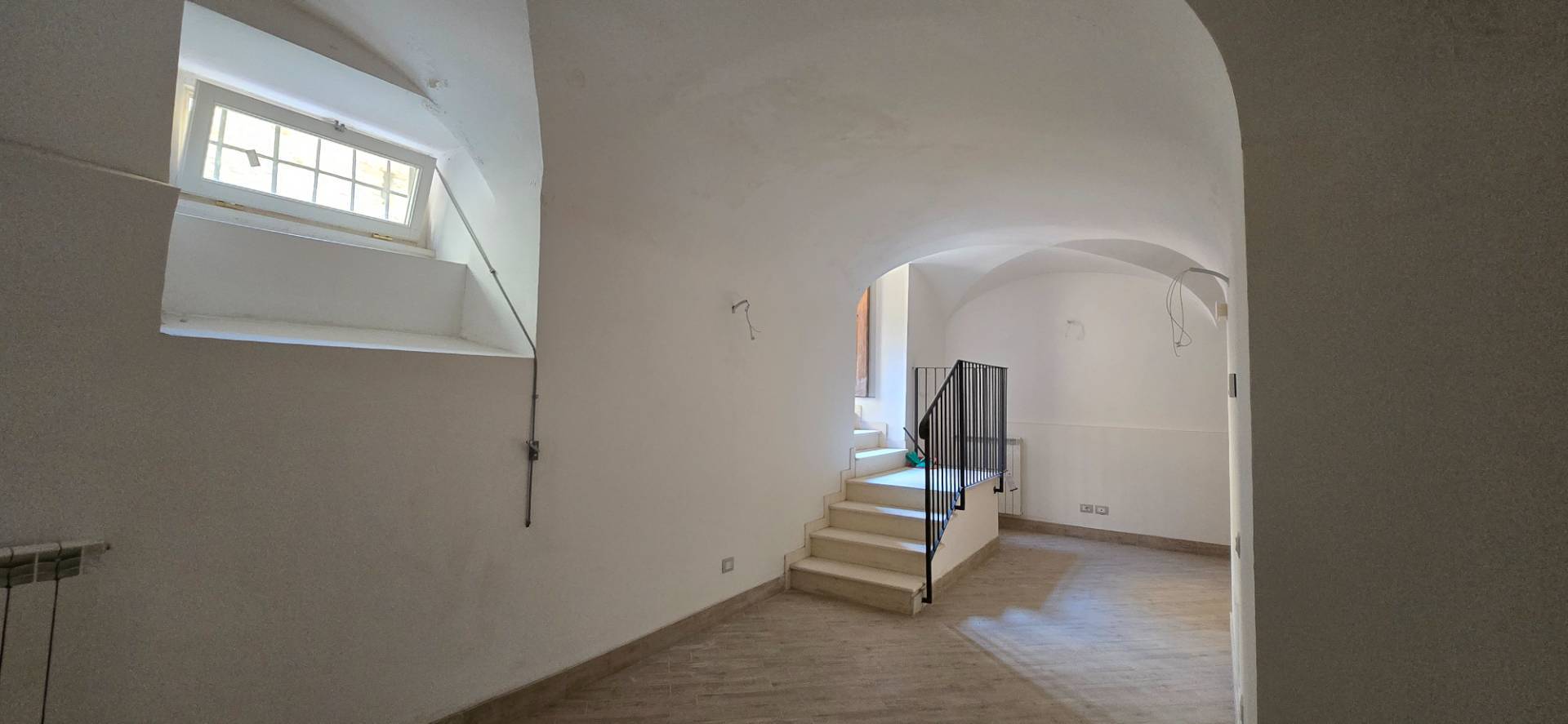 Locale commerciale in vendita a L'Aquila, Centro storico