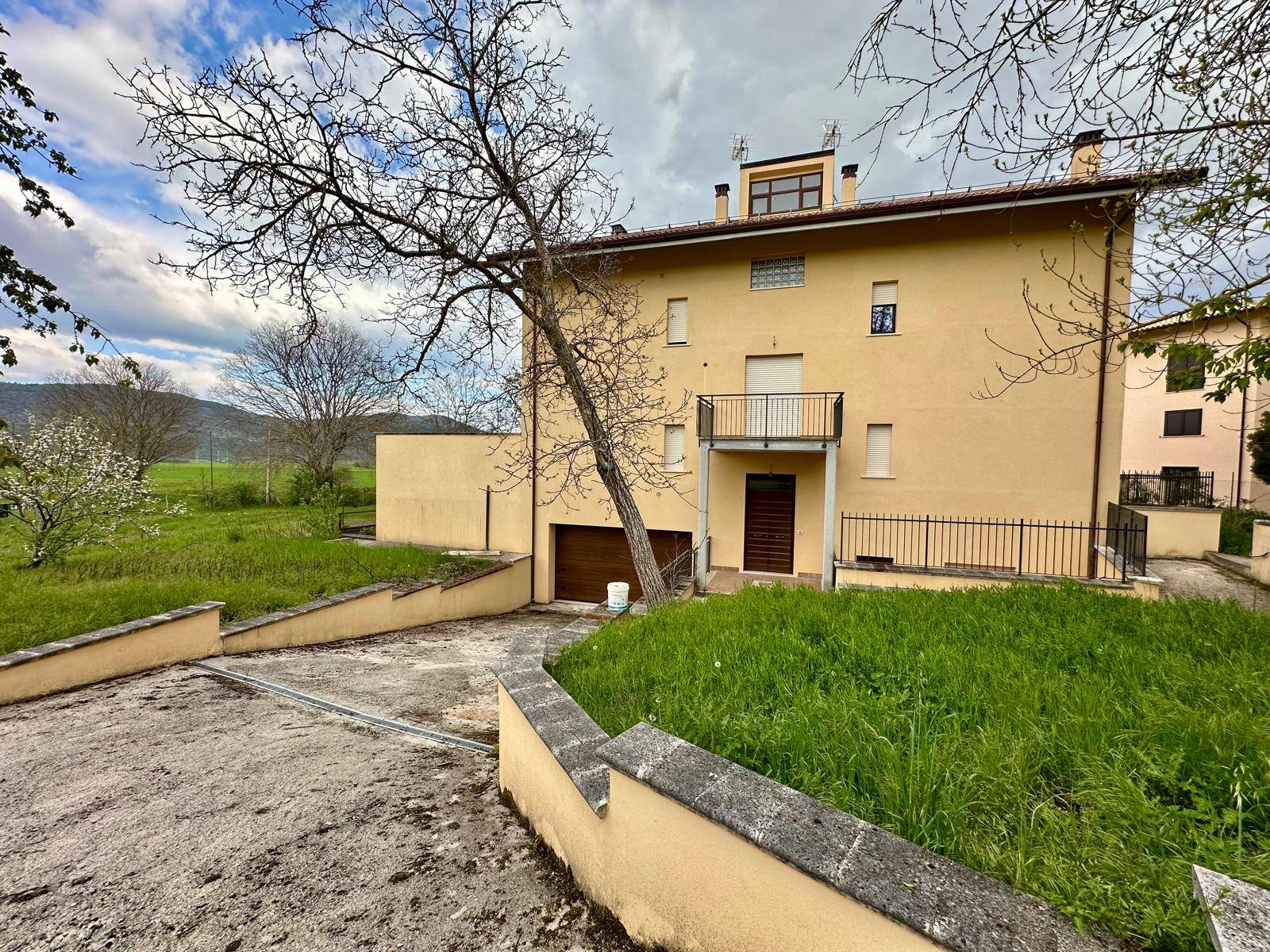 Villa Bifamiliare in vendita a Caporciano