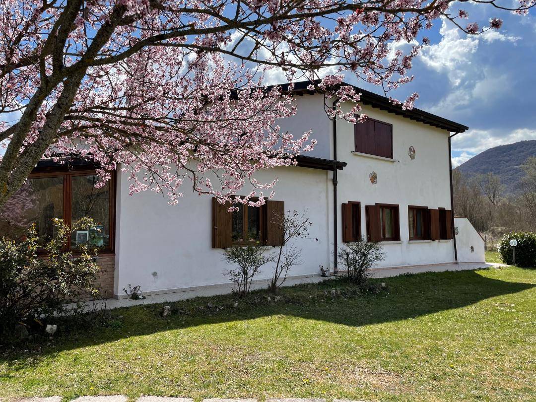 Attivit commerciale in vendita a Scoppito, Casale