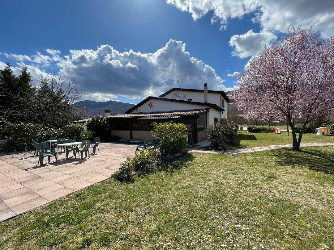 Attivit commerciale in vendita a Scoppito, Casale