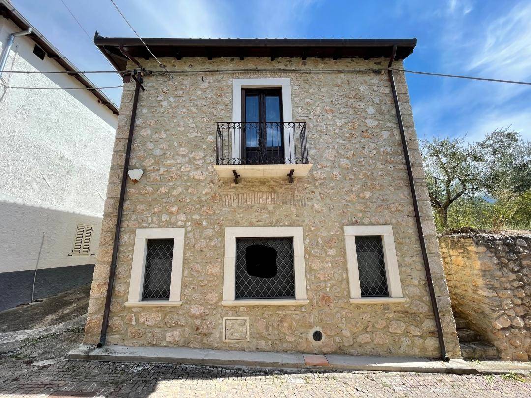Casa Cielo Terra in vendita a Ofena, Cappuccini