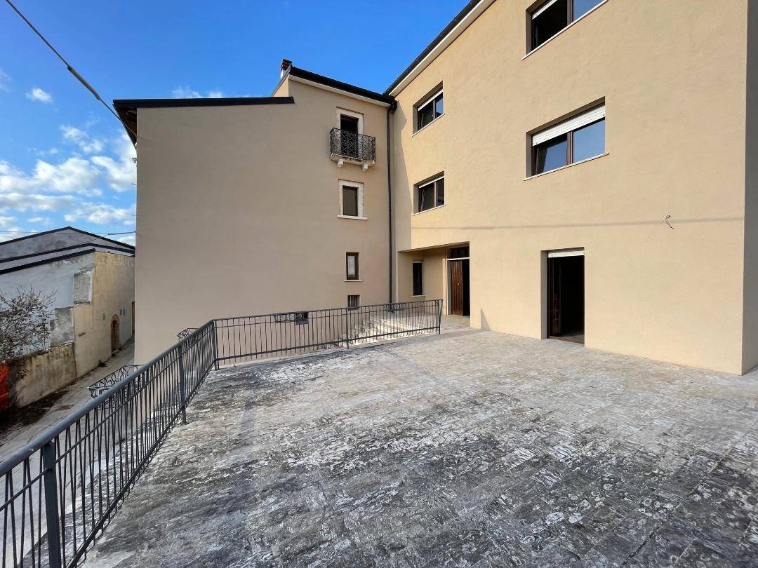 Casa Cielo Terra in vendita a Fagnano Alto, Frascara