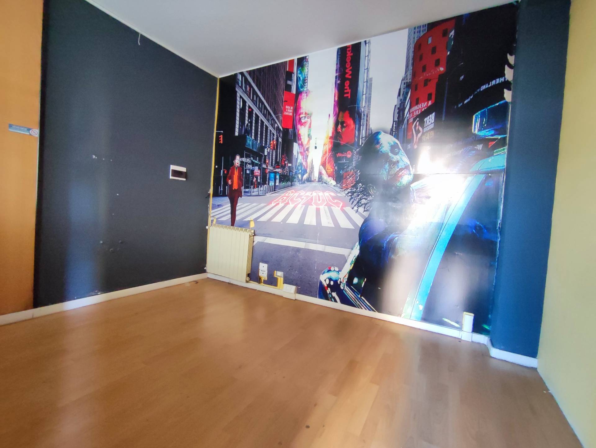 Locale commerciale in affitto a L'Aquila, Pettino