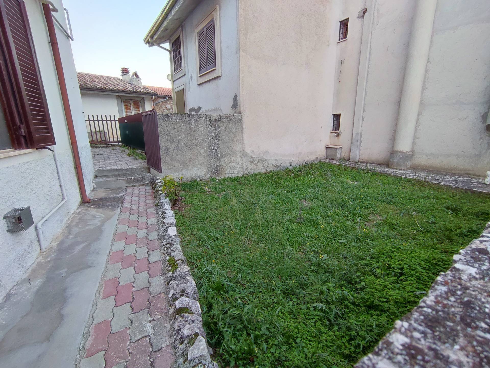 Casa Cielo Terra in vendita a Barete, Basanello