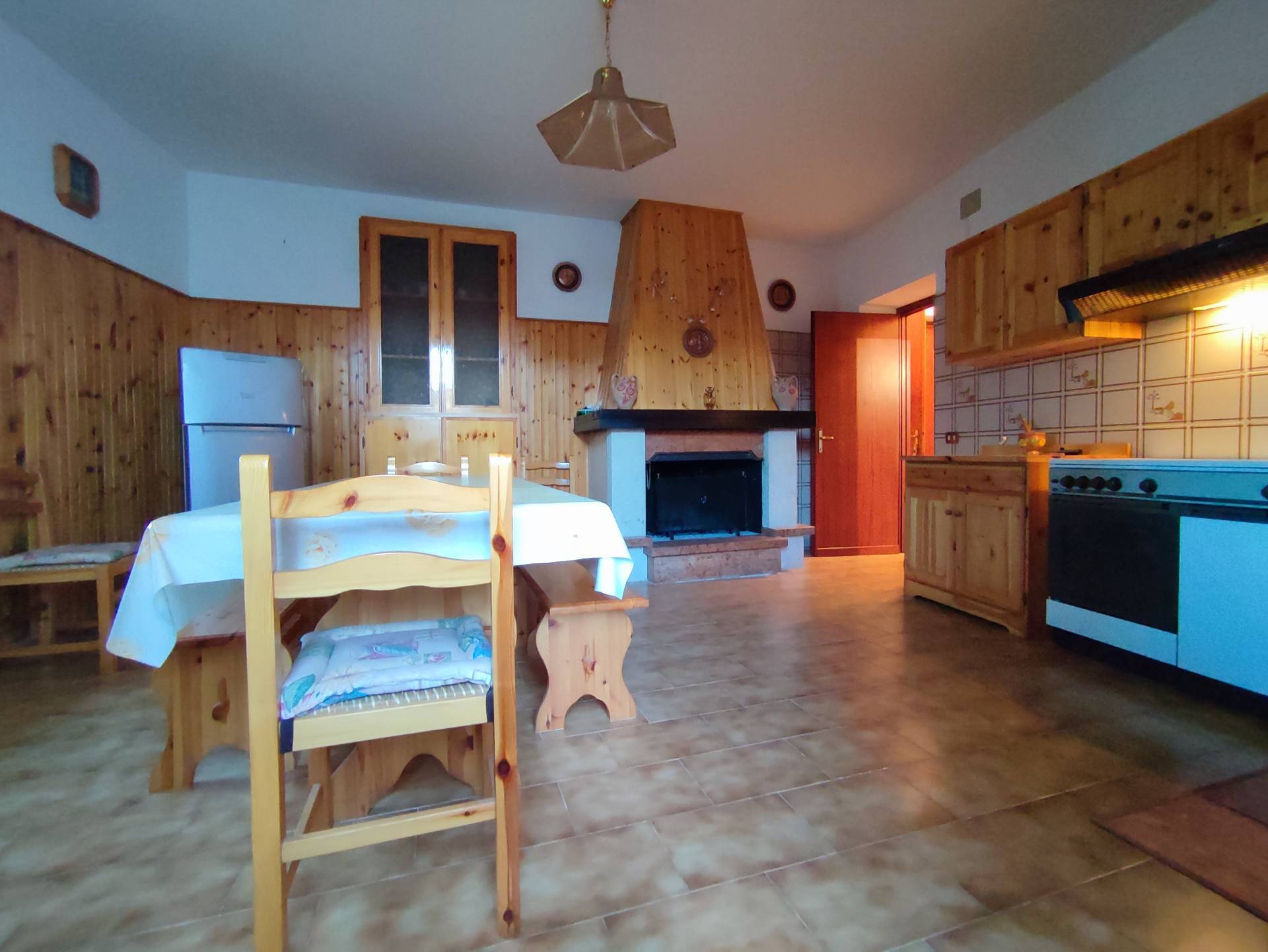 Casa Cielo Terra in vendita a Barete, Basanello