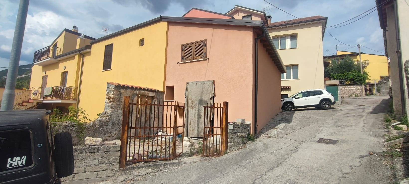 Rustico in vendita a Pizzoli